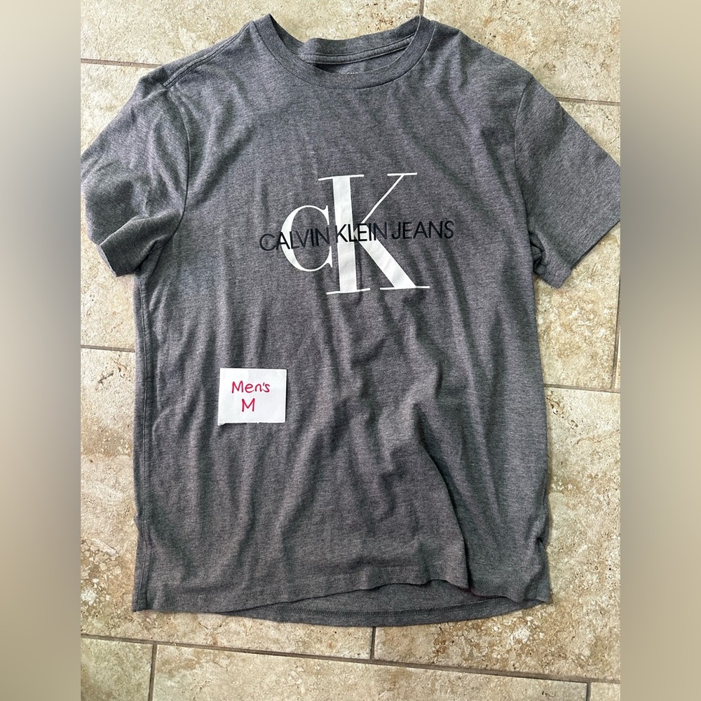 Calvin Klein T shirt